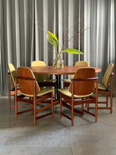 Load image into Gallery viewer, Mid- Century Kallenbach Round Table