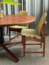 Load image into Gallery viewer, Mid- Century Kallenbach Round Table