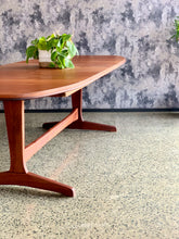 Load image into Gallery viewer, Sapele/ mahogany Novocraft 8 seater table