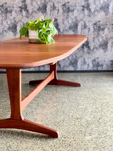 Load image into Gallery viewer, Sapele/ mahogany Novocraft 8 seater table