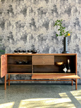 Load image into Gallery viewer, Mid-Century sideboard