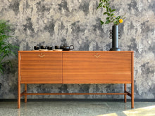 Load image into Gallery viewer, Mid-Century sideboard