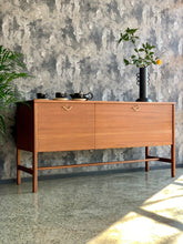 Load image into Gallery viewer, Mid-Century sideboard