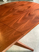 Load image into Gallery viewer, Elegant Vintage Dining Set