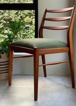 Load image into Gallery viewer, Elegant Vintage Dining Set