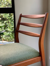 Load image into Gallery viewer, Elegant Vintage Dining Set