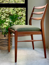 Load image into Gallery viewer, Elegant Vintage Dining Set