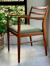 Load image into Gallery viewer, Elegant Vintage Dining Set