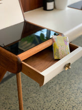 Load image into Gallery viewer, Retro Dressing Table