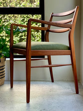 Load image into Gallery viewer, Elegant Vintage Dining Set