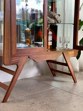 Load image into Gallery viewer, Elegant Vintage Display Cabinet