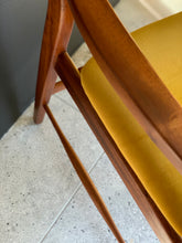 Load image into Gallery viewer, Pair Of Kallenbach Chairs