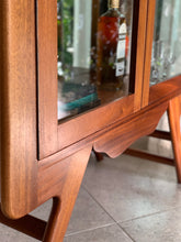 Load image into Gallery viewer, Elegant Vintage Display Cabinet