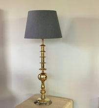Load image into Gallery viewer, Brass Table Lamp