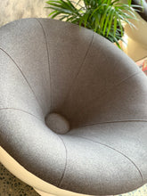 Load image into Gallery viewer, Mid-century Ball Chairs