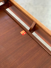 Load image into Gallery viewer, G-Plan Dining Table