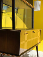 Load image into Gallery viewer, 50's Retro Drinks/Display Cabinet