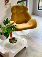 Load image into Gallery viewer, Lurashell Chair