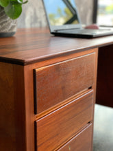 Load image into Gallery viewer, Retro Desk