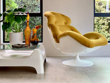 Load image into Gallery viewer, Lurashell Chair