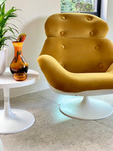 Load image into Gallery viewer, Lurashell Chair