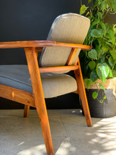 Load image into Gallery viewer, Curved Armchair
