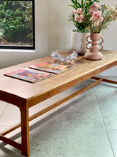 Load image into Gallery viewer, Retro Coffee Table