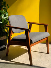 Load image into Gallery viewer, Curved Armchair