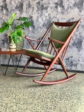 Load image into Gallery viewer, Mid-Century Rocking chair