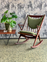 Load image into Gallery viewer, Mid-Century Rocking chair