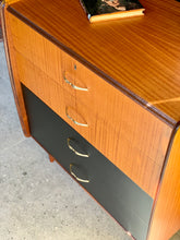 Load image into Gallery viewer, Retro Chest