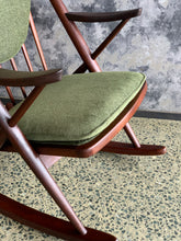 Load image into Gallery viewer, Mid-Century Rocking chair