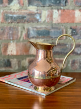 Load image into Gallery viewer, Vintage Jug
