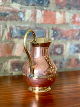 Load image into Gallery viewer, Vintage Jug