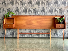 Load image into Gallery viewer, Retro Headboard