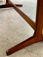 Load image into Gallery viewer, Extendable Sapele Mahogany Dining Table by Novacroft
