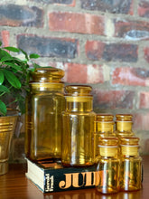 Load image into Gallery viewer, Vintage Set Of Canisters / Jars