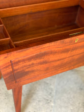 Load image into Gallery viewer, 'Sturdycraft' Sewing Box