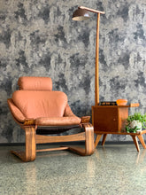 Load image into Gallery viewer, Retro Side Table with Lamp