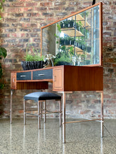 Load image into Gallery viewer, Mid-Century Dresser