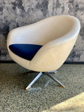 Load image into Gallery viewer, Retro Zodiac Chair