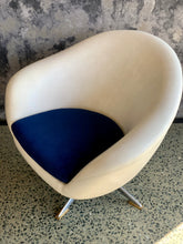 Load image into Gallery viewer, Retro Zodiac Chair