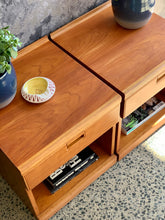 Load image into Gallery viewer, Pair of Mid-Century bedside pedestals