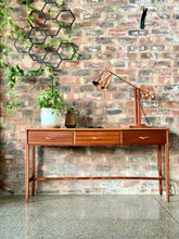 Load image into Gallery viewer, DS Vorster Console