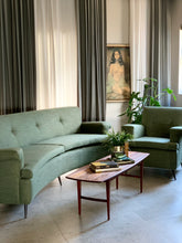 Load image into Gallery viewer, Pair of Retro Armchairs