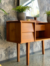 Load image into Gallery viewer, Retro dresser with 3 small drawers