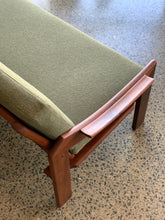 Load image into Gallery viewer, Mid-Century Imbuia Couch