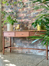 Load image into Gallery viewer, DS Vorster Console