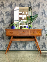 Load image into Gallery viewer, Kiaat dresser