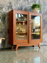 Load image into Gallery viewer, Retro bookcase with glass door
